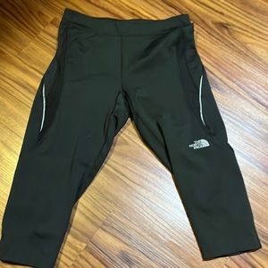 Women’s medium North Face capri work out pants